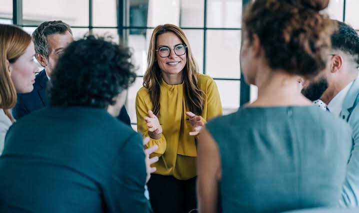 Leadership vs Management: What's the Difference?